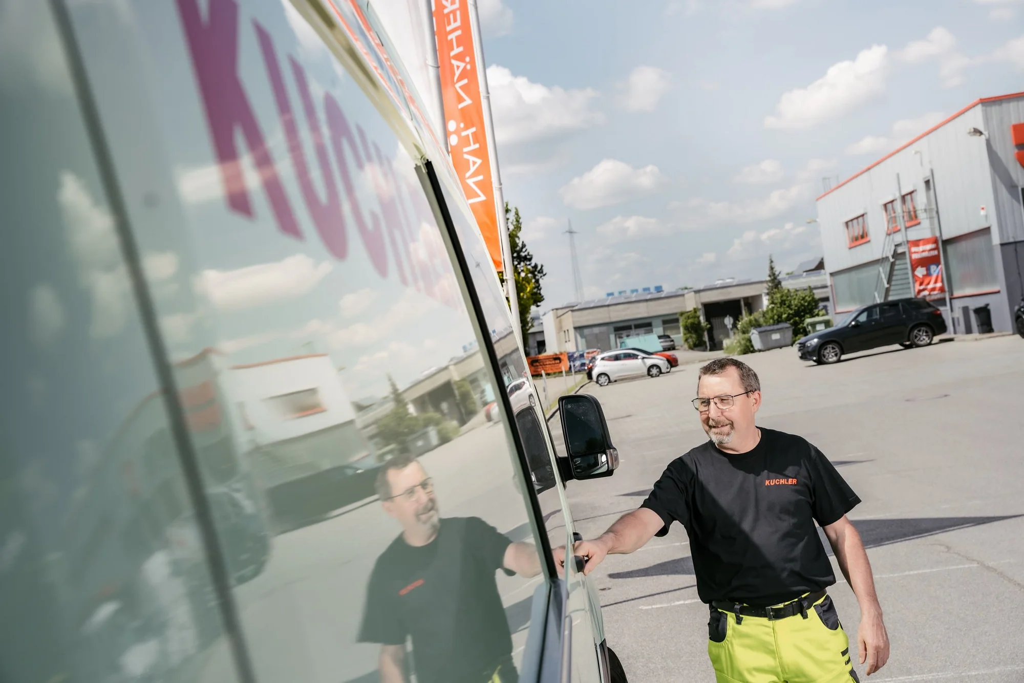 Kuchler GmbH mit Saugbagger und Luftfördertechnik